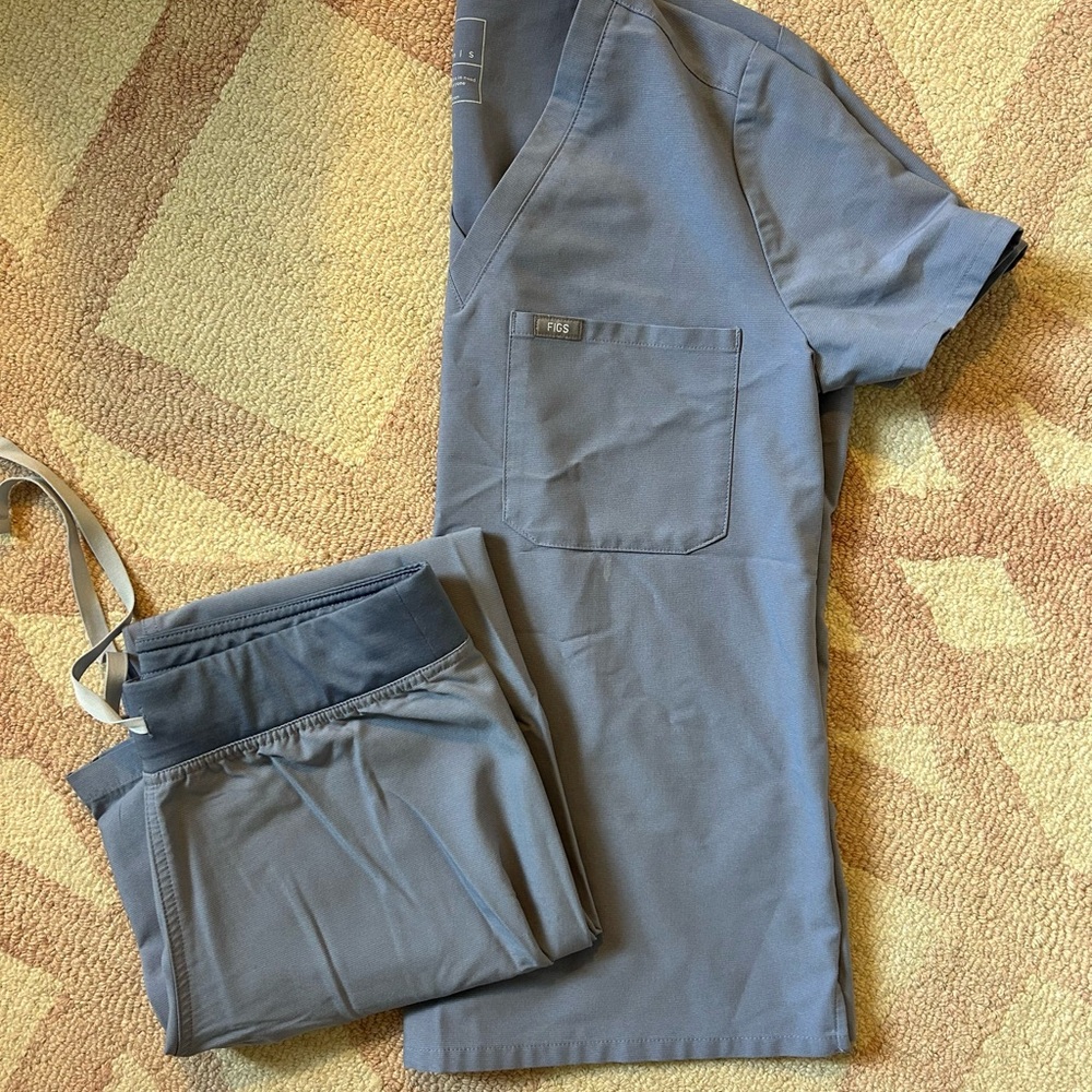 Figs set - Livingston bottom and top. Both size small